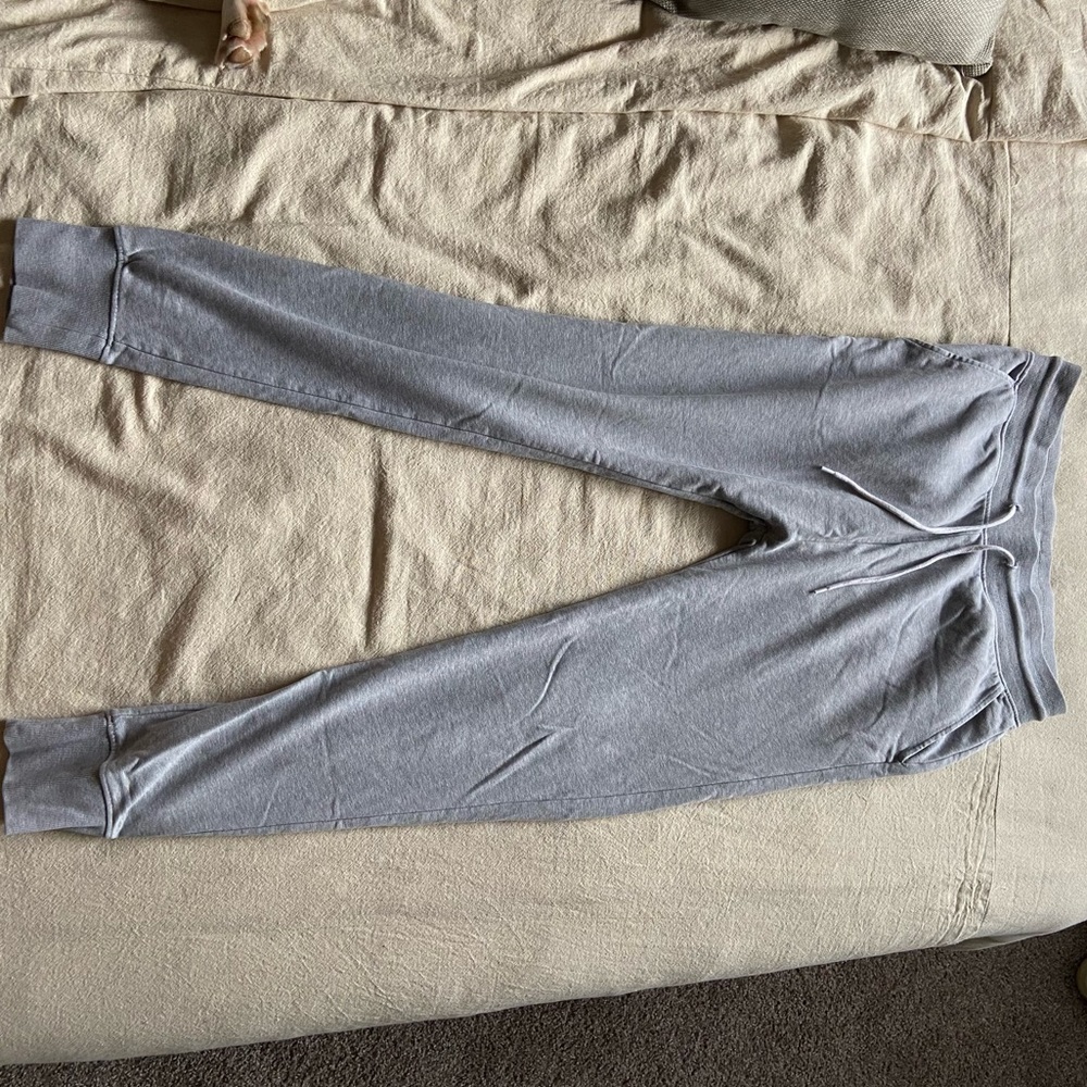 grey sweatpants